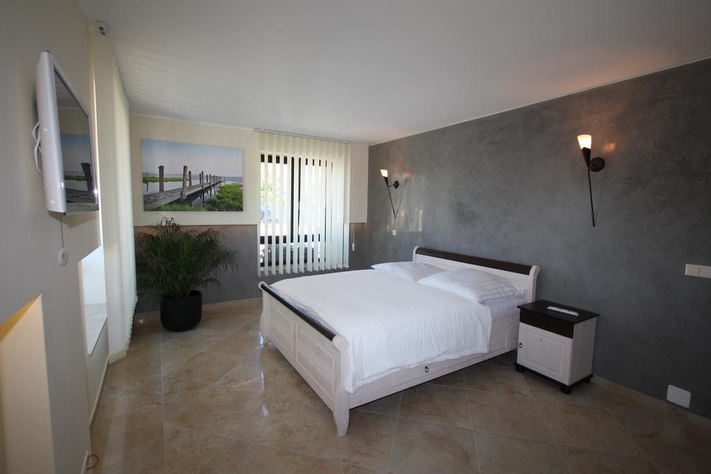 Hotel Da Gianni Gmbh Ораниенбург Номер фото